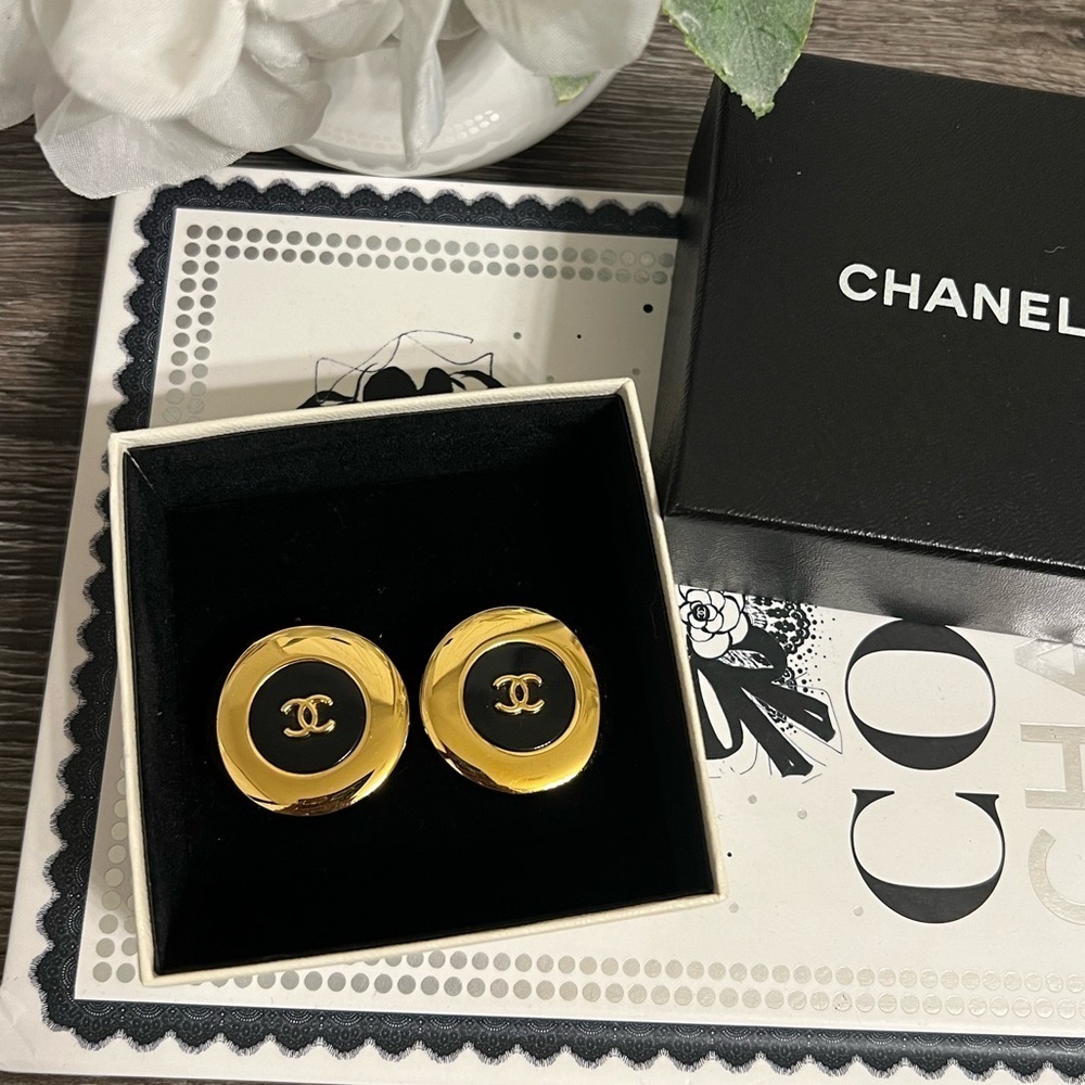 Chanel Vintage Large Black Gold Cc Statement Clip On Earrings
